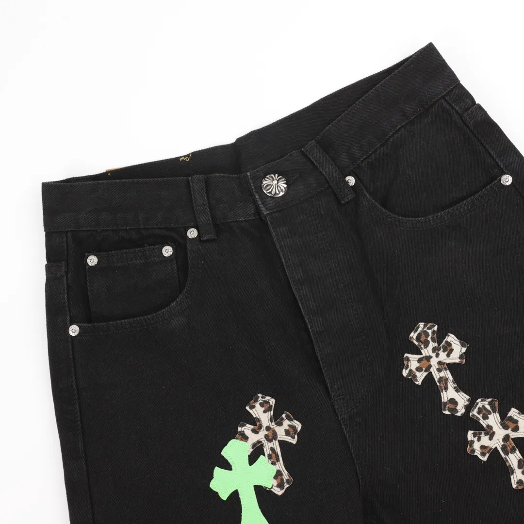 P260 model number Y837 Chromehearts/Chrome Hearts classic leather label cross denim trousers After the trousers are finished, they are subjected to heavy enzyme stone grinding and rinsing. Each pair is different in washing. The heavy washing process has many hidden secret details. The trousers featured this time are perfect in terms of shape and upper body. It is no exaggeration to say that it takes more time to make 20 short-sleeves than to make one pair of jeans. The fabric is made of 12.2 ounces of high-quality denim. Only denim with 12 ounces or more can have the unique high-end texture of denim. I am very satisfied with the proofing after several washes. Size:28-34